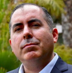 Regidor Miguel Loza en programa