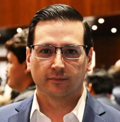 Regidor Miguel Loza en programa